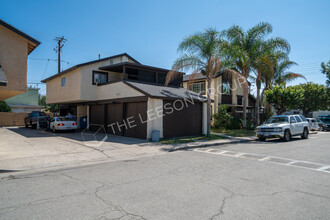 1025 W Central Ave in Santa Ana, CA - Building Photo - Building Photo