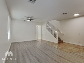 14535 W Port Royale Ln in Surprise, AZ - Foto de edificio - Building Photo