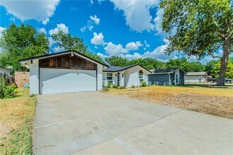 5702 Whitebrook Dr in Austin, TX - Building Photo - Building Photo