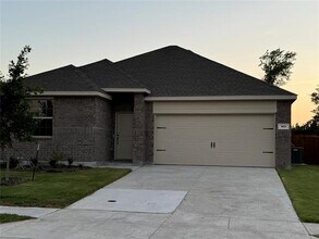 143 Jenkinson Dr in Fate, TX - Building Photo - Building Photo