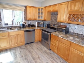 8 Dolphin Ct in Ocean City, NJ - Building Photo - Building Photo