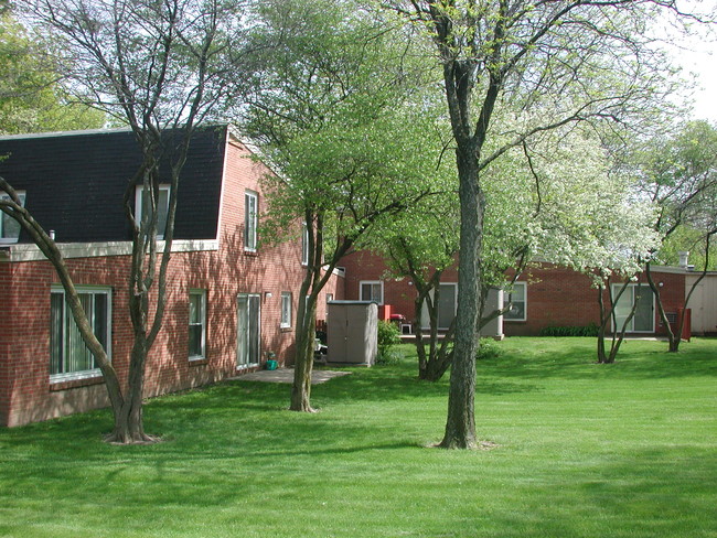 Mulford Park Apartments in Rockford, IL - Foto de edificio - Building Photo