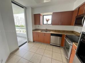 3371 NE 192 St in Aventura, FL - Building Photo