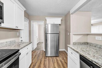 245 Bromack Dr SE in Atlanta, GA - Building Photo - Building Photo