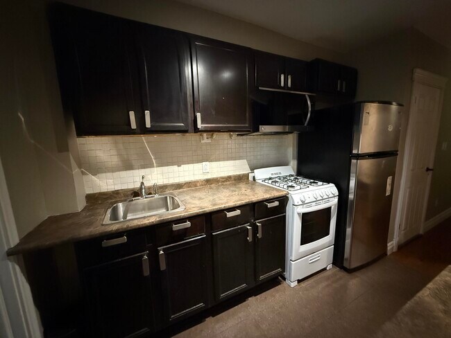 352 Winona Dr in Toronto, ON - Building Photo - Building Photo