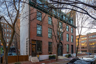 306-308 Cherry St in Philadelphia, PA - Foto de edificio - Building Photo