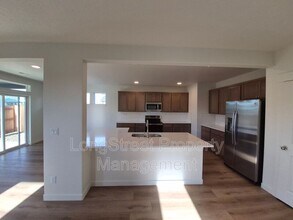 4694 Finch St in Albany, OR - Building Photo - Building Photo