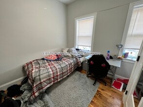 128 Bremen St in Boston, MA - Building Photo - Building Photo