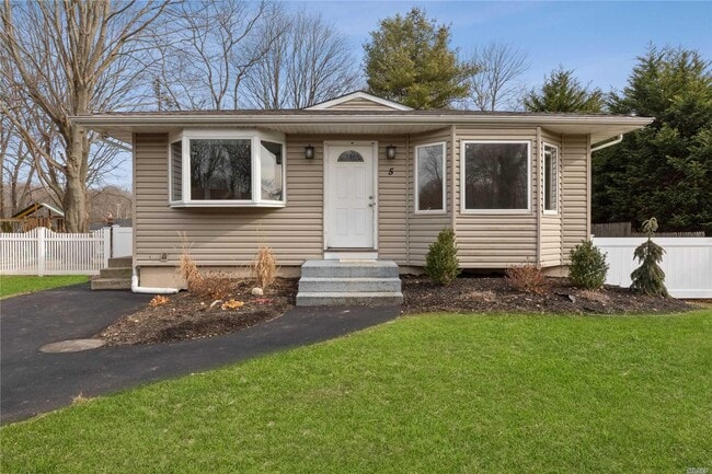 property at 5 Ashland St