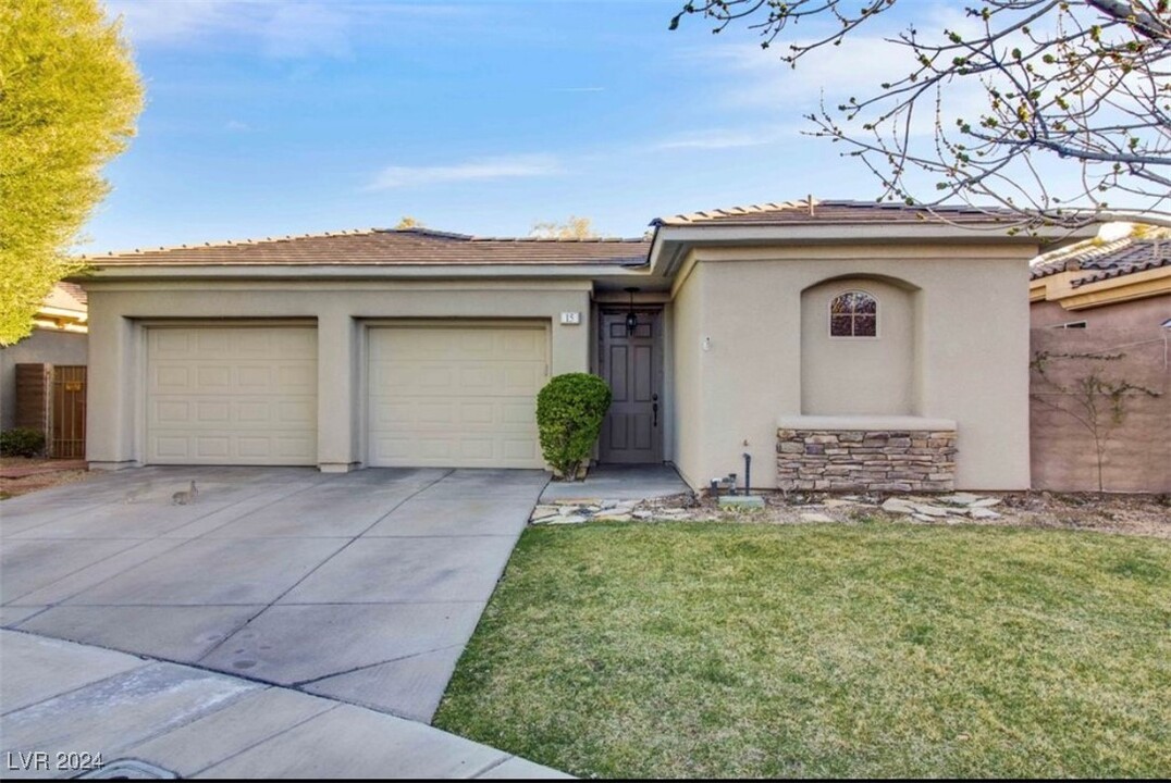 15 Hammock Dunes Ct in Henderson, NV - Foto de edificio