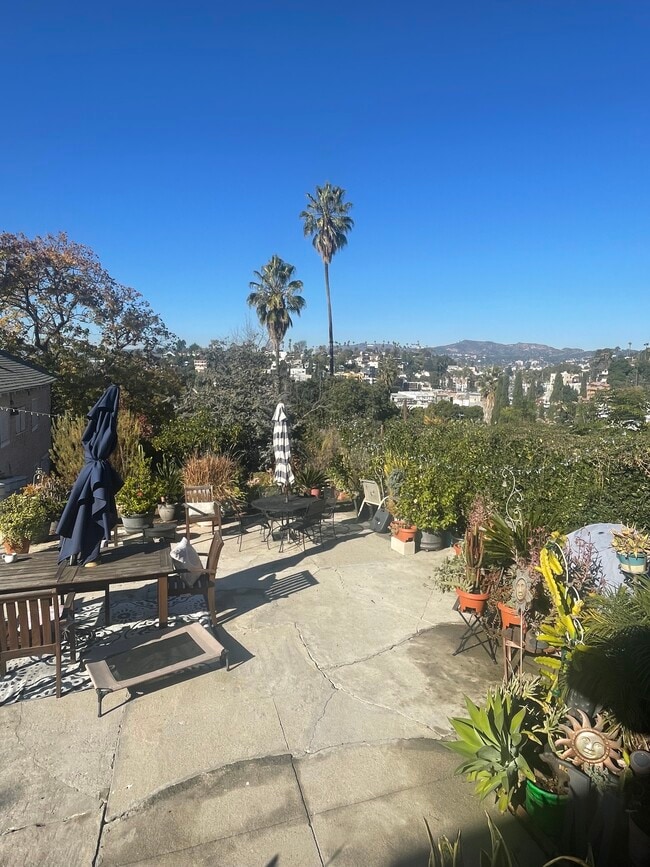837 N La Fayette Park Pl, Unit c in Los Angeles, CA - Building Photo - Building Photo
