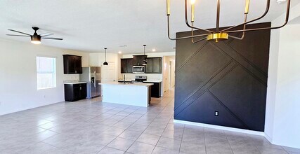 3723 Sandhill Crane Cir in Mims, FL - Foto de edificio - Building Photo