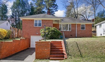 5612 Massachusetts Ave