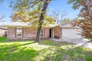 5719 Myers Rd in Arlington, TX - Building Photo