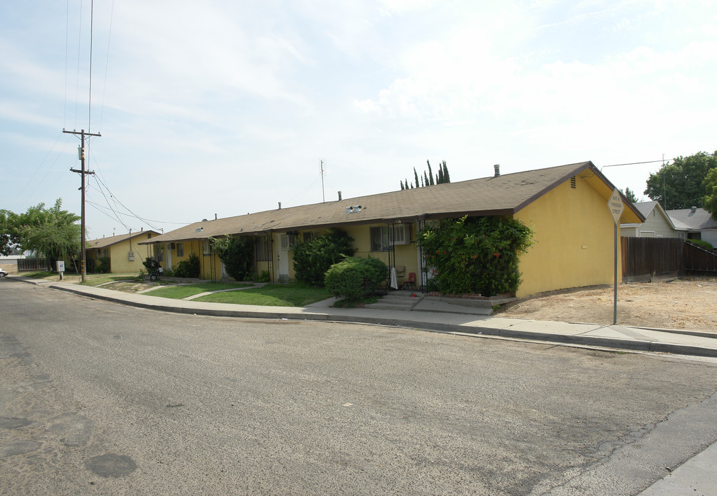 116-174 N Sunset Ave in Reedley, CA - Building Photo