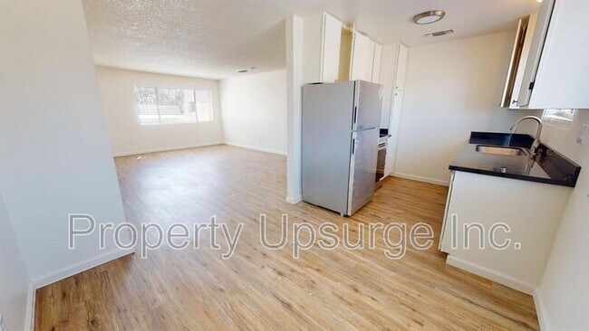 1710 Bruce St in Anderson, CA - Building Photo - Building Photo