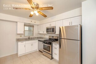1324 W Lunt Ave in Chicago, IL - Building Photo