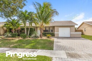 9104 Affirmed Ln in Boca Raton, FL - Building Photo