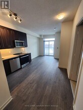 38 Annie Craig Dr in Toronto, ON - Building Photo - Building Photo