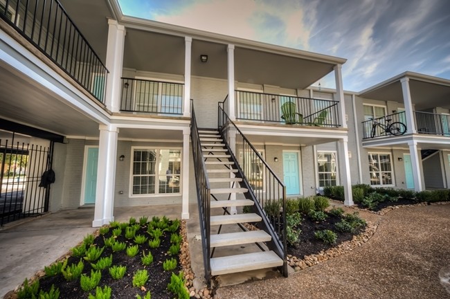 Woodland Greens Apartments in Houston, TX - Foto de edificio - Building Photo