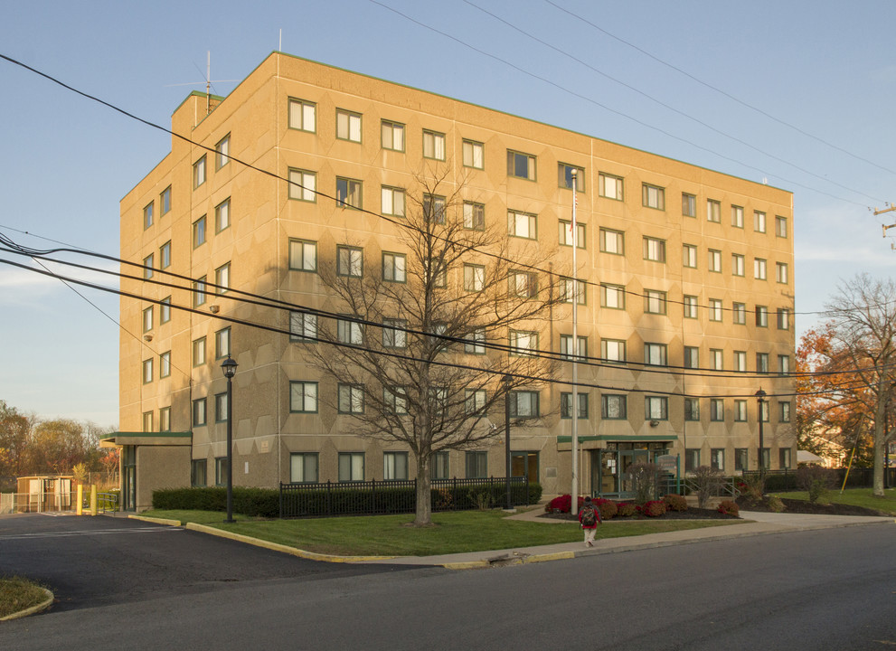 Pleasant Ridge in Mckees Rocks, PA - Building Photo