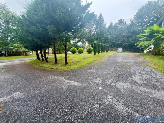 10330 W Providence Rd in Richmond, VA - Building Photo - Building Photo