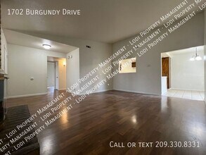 1702 Burgundy Dr in Lodi, CA - Building Photo - Building Photo