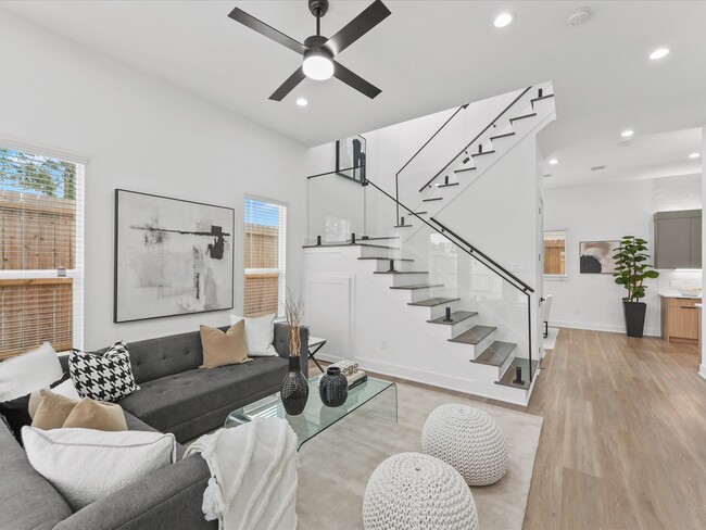 property at 2592 W Tidwell Rd