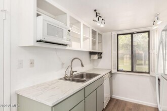 7821 E Valley Vista Dr in Scottsdale, AZ - Foto de edificio - Building Photo