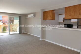7000 Cleopatra Pl NW in Seattle, WA - Building Photo - Building Photo
