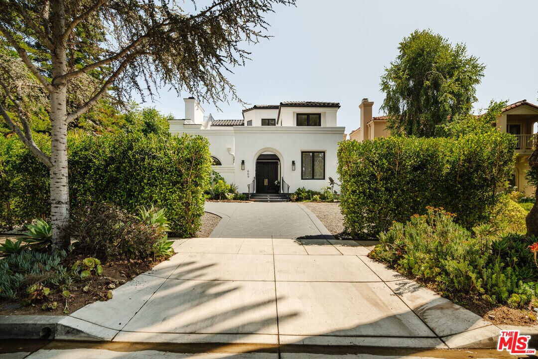 609 21st Pl in Santa Monica, CA - Building Photo
