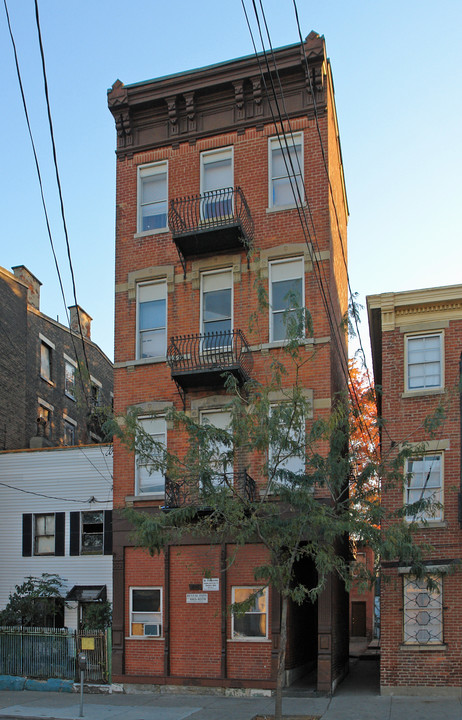 East Apartments in Cincinnati, OH - Building Photo