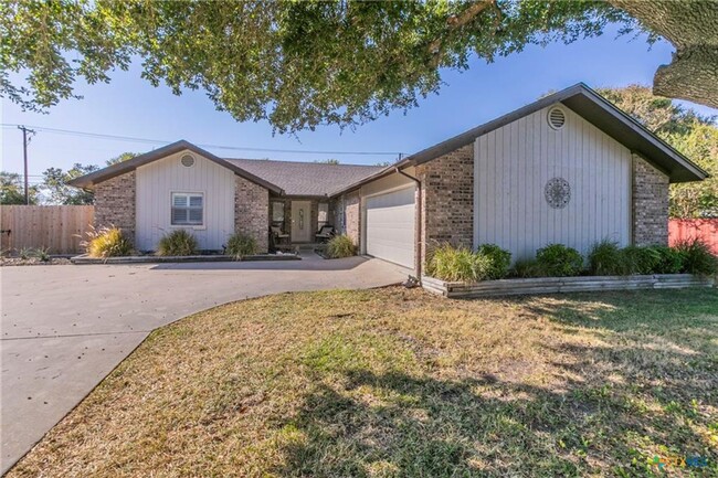 1306 Chisholm Trail