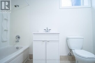 118 Fairholme Ave in Toronto, ON - Building Photo - Building Photo