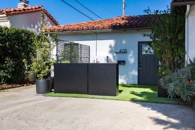 property at 4138 Middlesex Dr