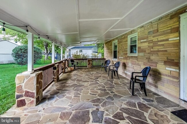 6641 Barrett Rd in Falls Church, VA - Building Photo - Building Photo