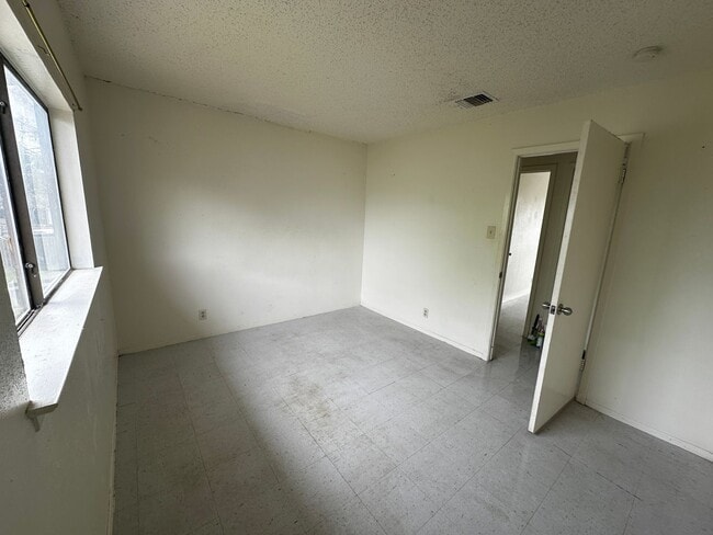8437 Forest Ridge Dr in San Antonio, TX - Building Photo - Building Photo