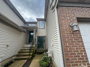 1086 Park Hill Cir in Aurora, IL - Building Photo - Building Photo