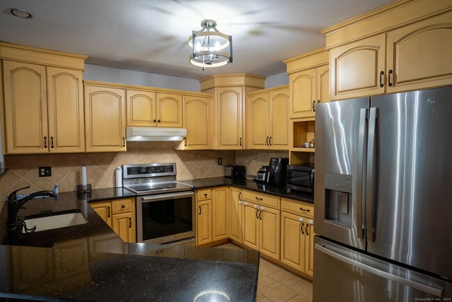 property at 2A Jeanette St