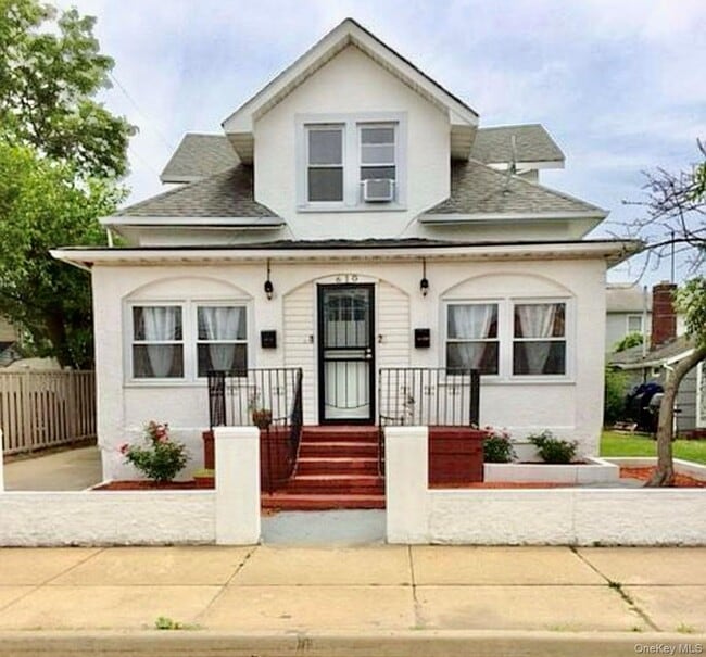 property at 610 Laurelton Blvd