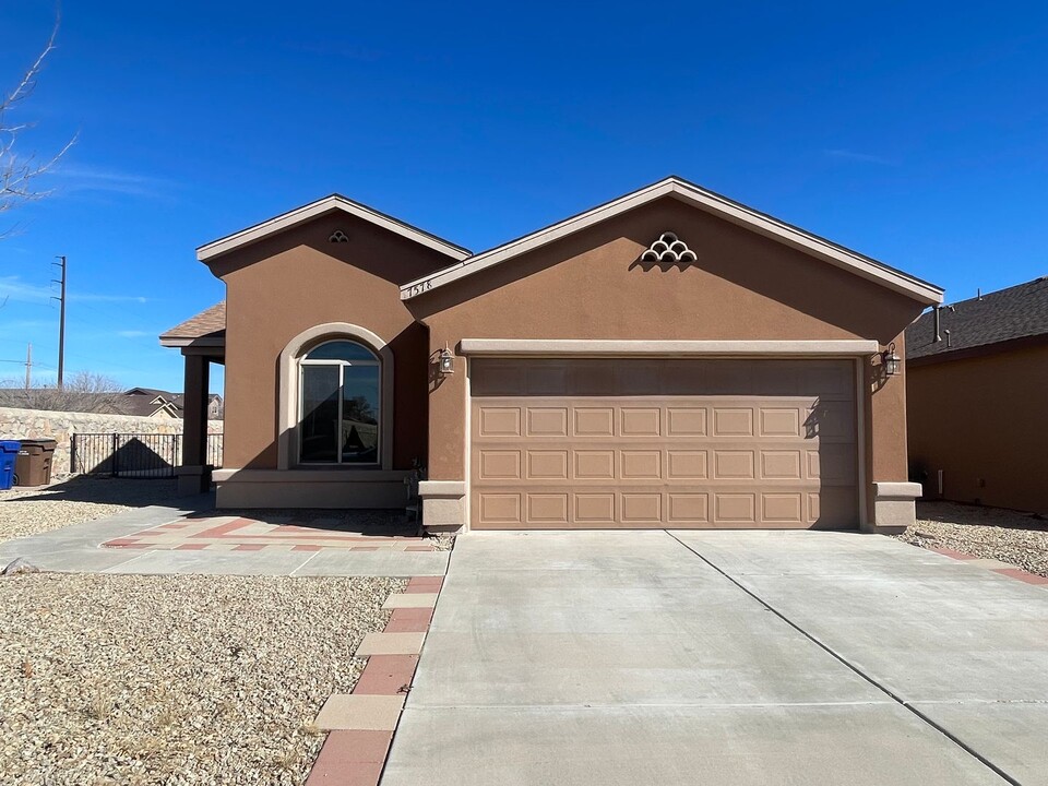 7578 Sierra de Luna Pl in Las Cruces, NM - Building Photo