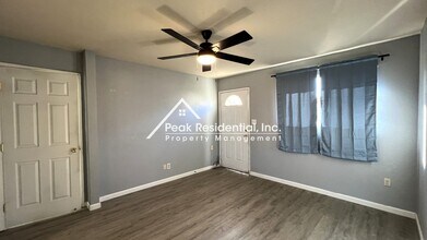 5912 Del Campo Ln in Carmichael, CA - Building Photo - Building Photo