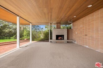 590 N Tigertail Rd in Los Angeles, CA - Building Photo - Building Photo