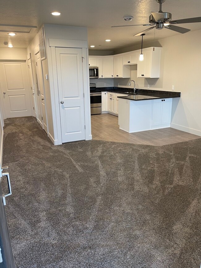 420 W 600 N St, Unit Seniors Only photo'