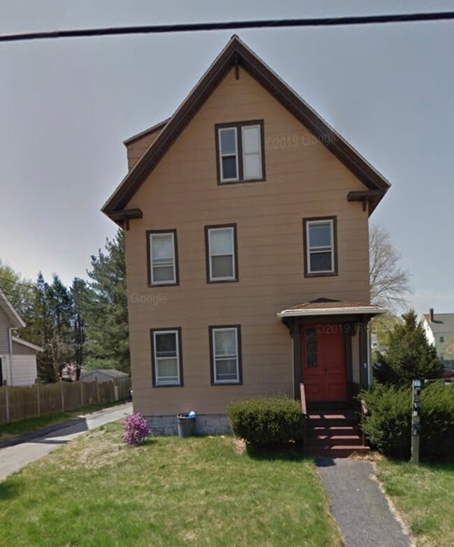 3 Everett St, Unit 1