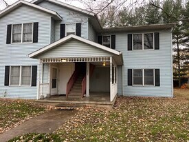 1829 Manor Haus Ct, Unit 1 in Goshen, IN - Building Photo