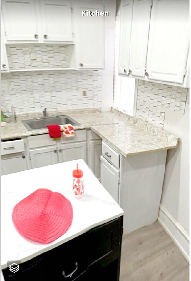 property at 5504 W Thompson St