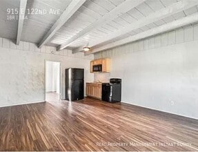 915 E 122nd Ave in Tampa, FL - Building Photo - Building Photo