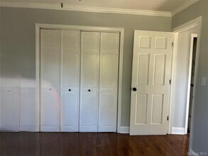 1084 Fenwood Dr in Valley Stream, NY - Building Photo - Building Photo