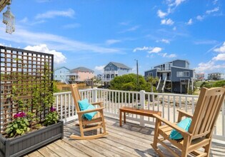 210 Port Dr in North Topsail Beach, NC - Building Photo - Building Photo